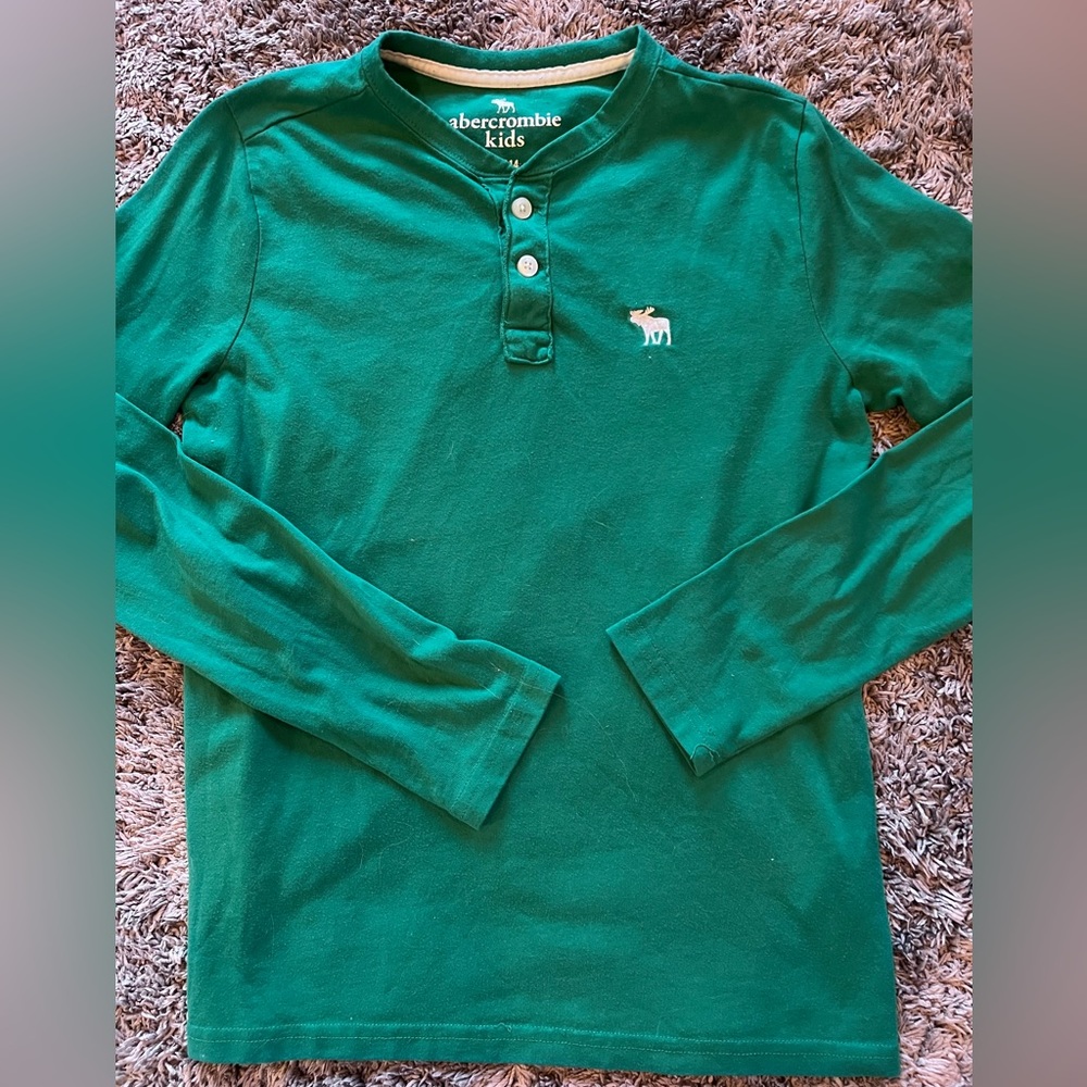 Abercrombie kids green henley. Size 13/14. Excellent condition. No stains.